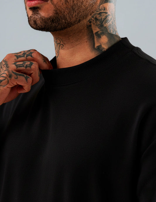 Camiseta Negra Básica Regular - 300 Grs